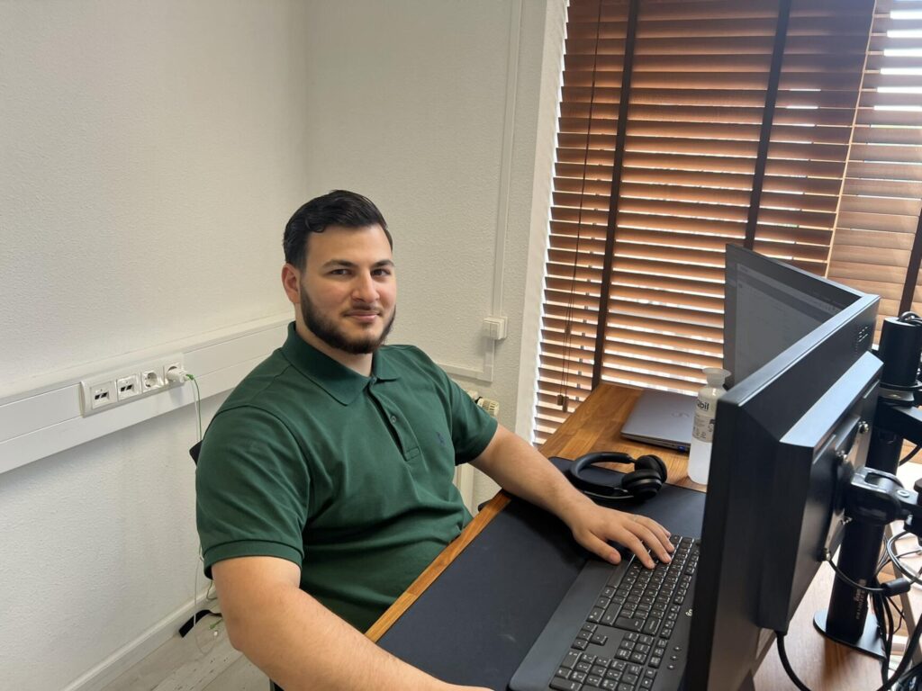 tarik - support and sales engineer